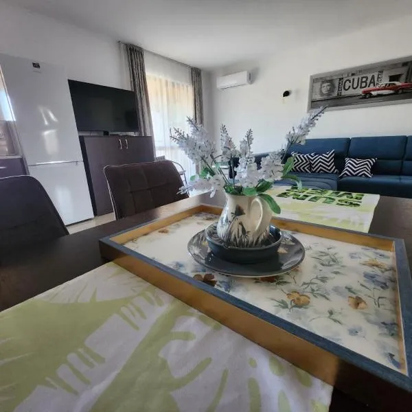Famagusta Antoniya, hotel em Aheloy