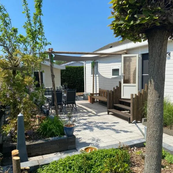 Vakantiewoning Maiva - Chaletparc Krabbenkreek, hotel v destinaci Sint Annaland