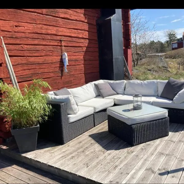 Cabin retreat in the archipelago, khách sạn ở Djurhamn
