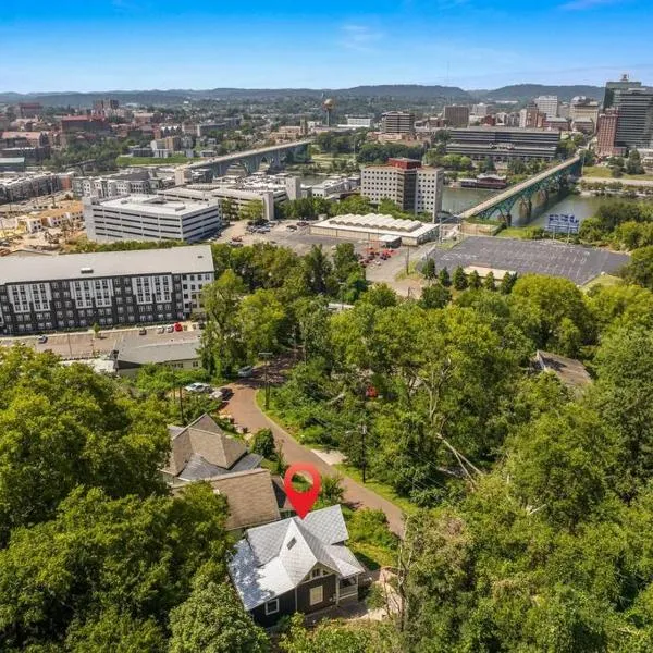 Historic Renovated 2BD - Overlooking Downtown, hotel in Knoxville