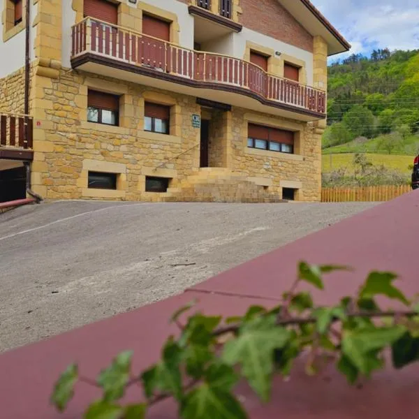 Casa Rural Simonan Borda, hotel v destinaci Oiartzun