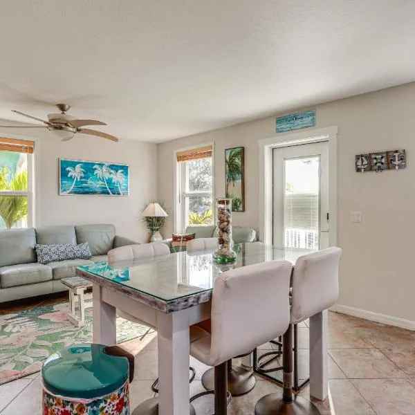 South Hutchinson Island Cottage with Beach Access!, hotel in Jensen Beach