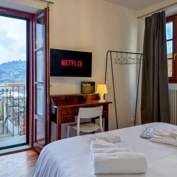 Como - Magic Garden House - Lake View, hotel in Como