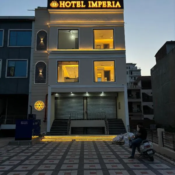 Hotel imperia, hotel a Kharar