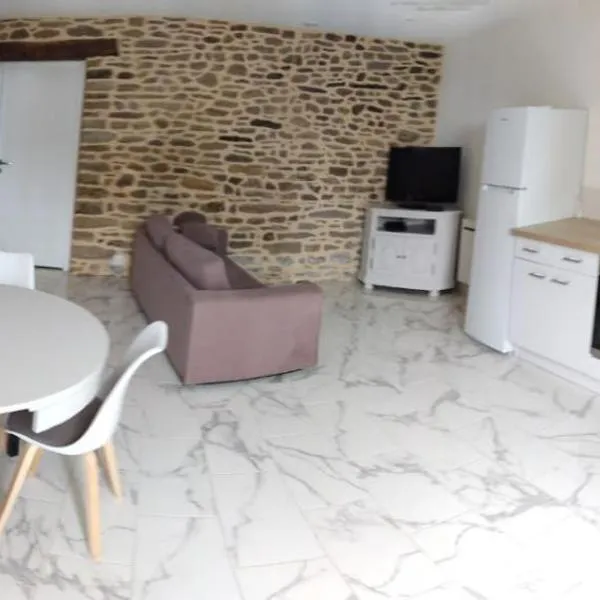 Gîte de saint pabut, hotel v destinaci Pluherlin