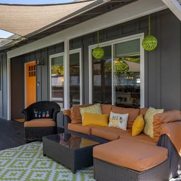 Casa de Forest- Hot tub and Pet Friendly!, hotel in Templeton