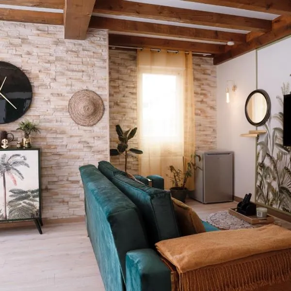 Appart hôtel le 8 La Suite & Spa - parking gratuit -, hotel in Mâcon
