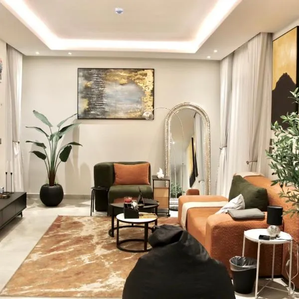 NEW & Contemporary 2BR Apt Near Attractions in Riyadh, Hotel in Riad