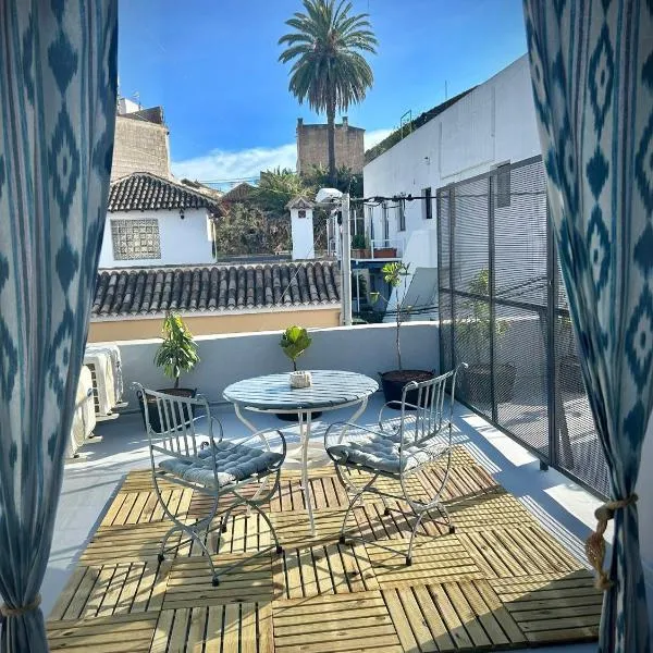 Plaza de la fuente Granadilla de Abona Tenerife sur Only Adults con terraza privada, hotel v destinaci Granadilla de Abona