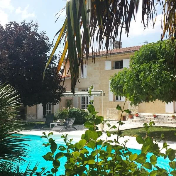 Les Abris de Saint Sulpice - Saint-Émilion, hotel en Saint-Sulpice-de-Faleyrens