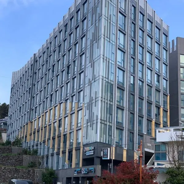 Joongmoon ocean stay, hotel in Seogwipo