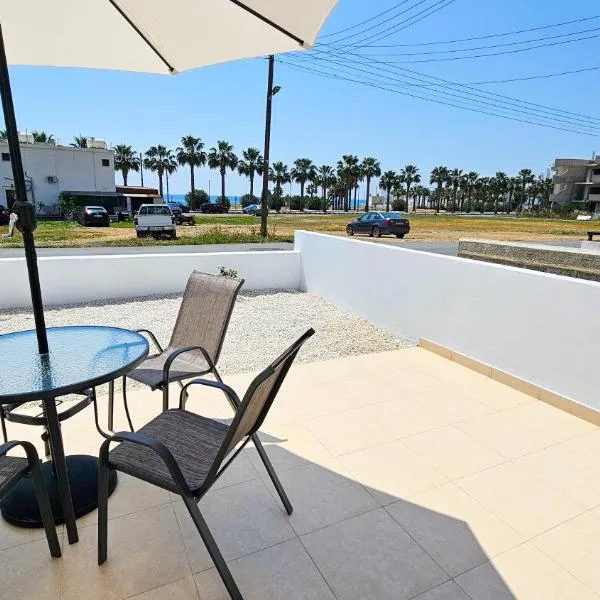 Beach Love BeachFront Apartment, hotel v destinaci Pyla