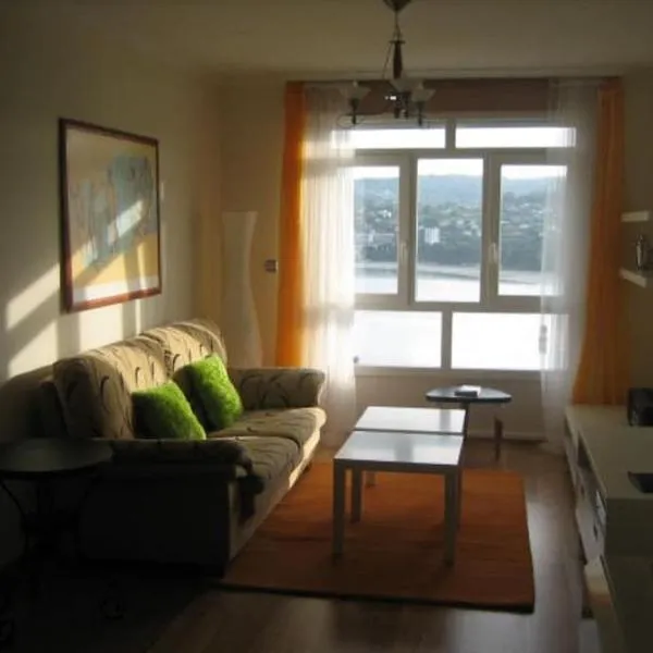 Precioso apartamento con excelentes vistas al mar，位于蓬特德乌梅的酒店