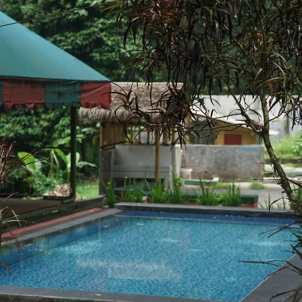 Bamboo Sanctuary Pancawati Resort Bogor, hotel di Ciherangsating