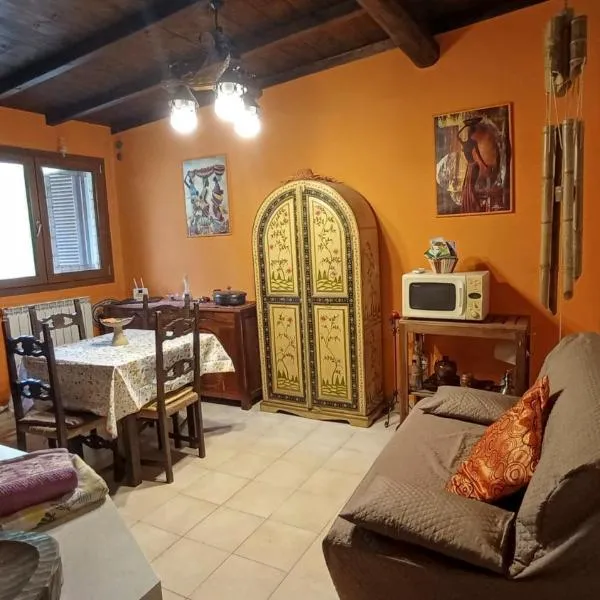 Shanti Ca' casa indipendente con giardino, khách sạn ở Lacchiarella