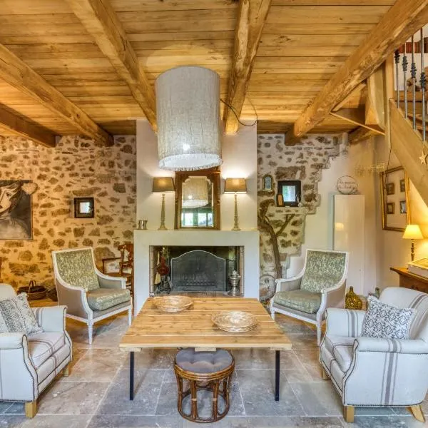 La Remise du Bousquet de la Balme, hotel v destinaci La Tour-sur-Orb