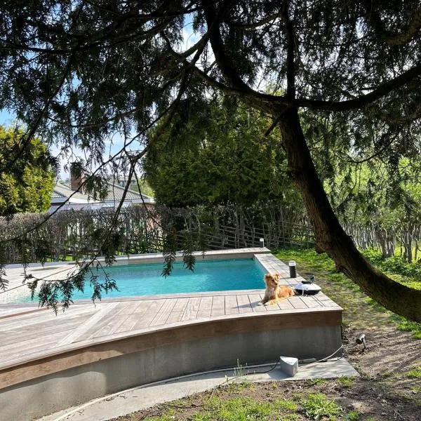 Ground floor apartment near the sea, golf, lake, and forest, hotel v destinaci Hovås