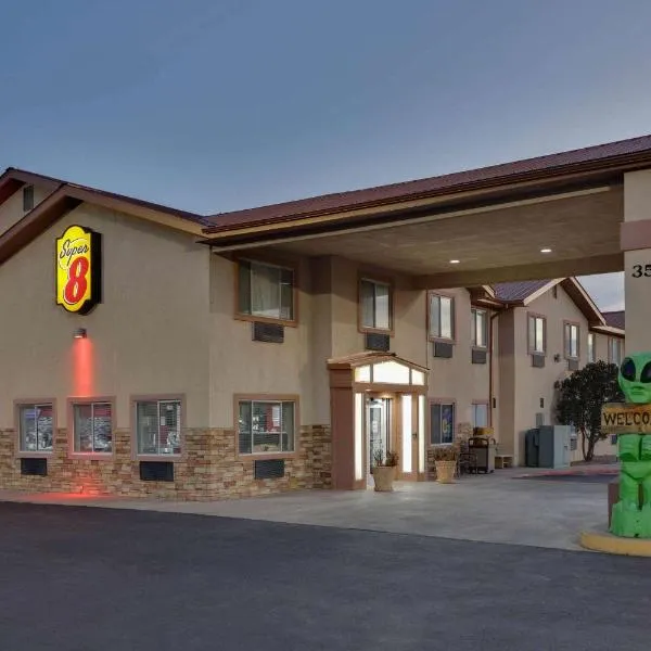Super 8 by Wyndham Roswell, hotel in Roswell