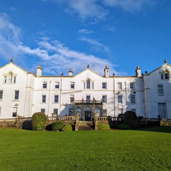 Court Colman Manor, hótel í Bridgend