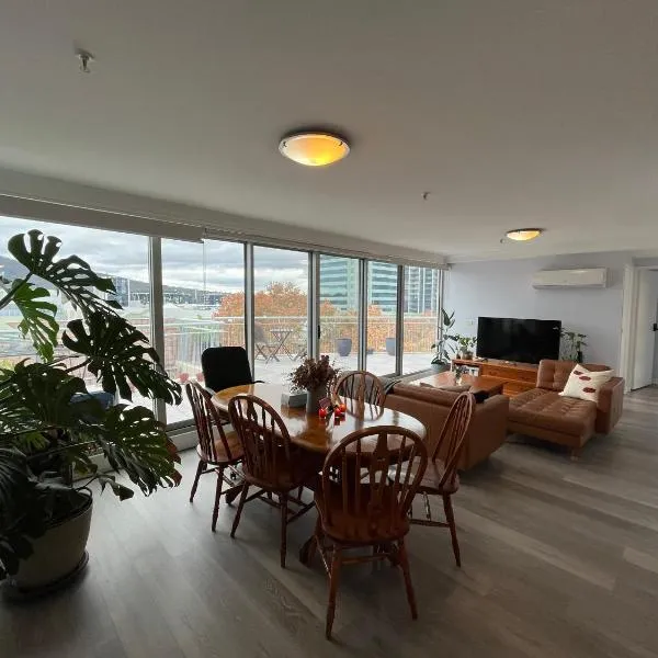 Private room with ensuite in the CBD, hotel a Canberra
