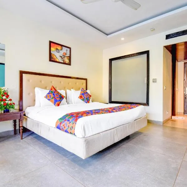 FabHotel Prime The King's Court Calangute with Pool and Bar, hotel di Calangute