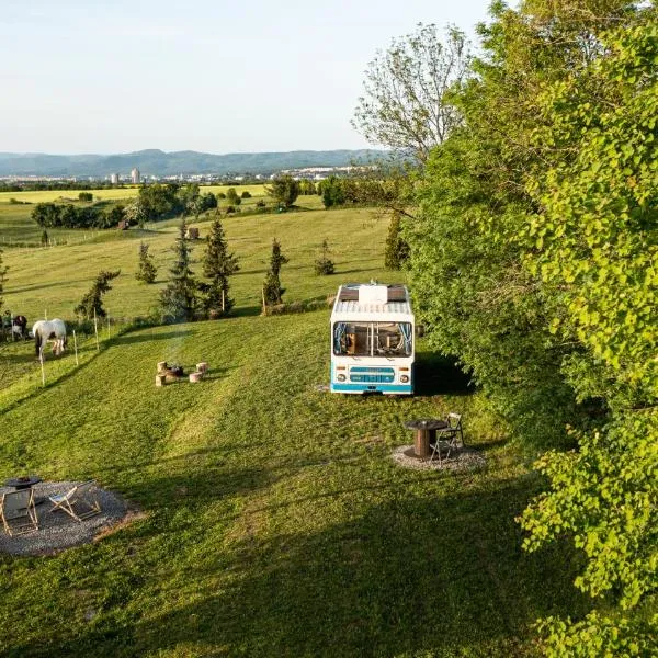 Bus Ikarus, hotel v Prievidze