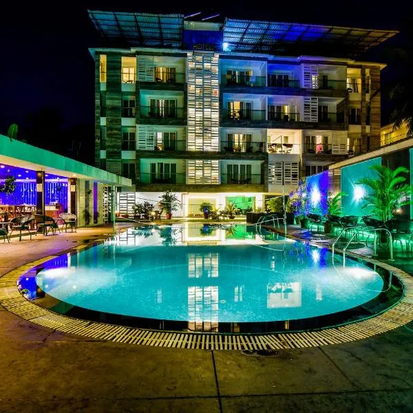 FabHotel Prime The King's Court Calangute with Pool and Bar, hotel in Verem