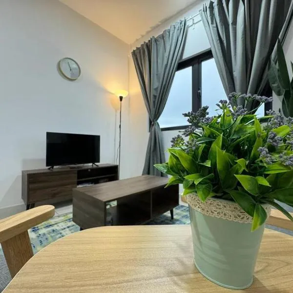 Cozy Sensory, Southville City, hotel in Kampong Tangkas