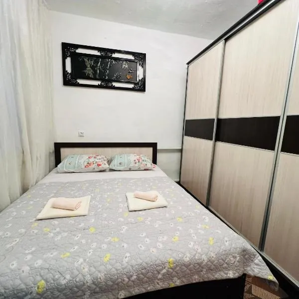 Isanar Guest House, hotel v destinaci Naryn