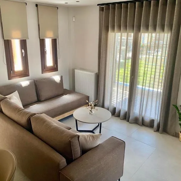 Αura Luxury Apartments, hotel in Ierissos