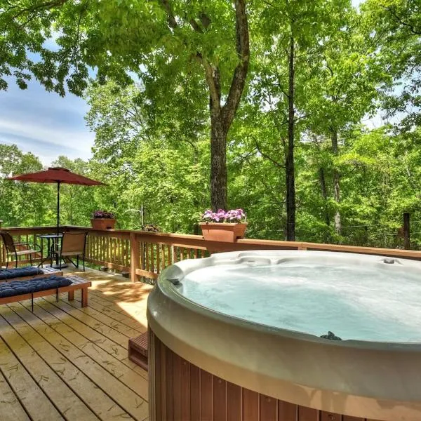 Goldfinch Rustic - Retreat w Hot Tub& Fire Pit, hotel v destinaci Ellijay