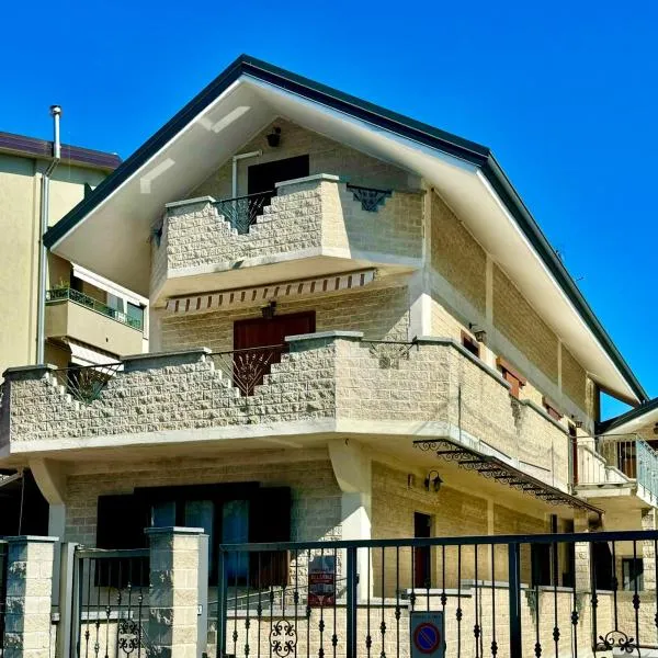 B&B Dante - near RhoFiera and Metro Station, hotel v destinaci Pero