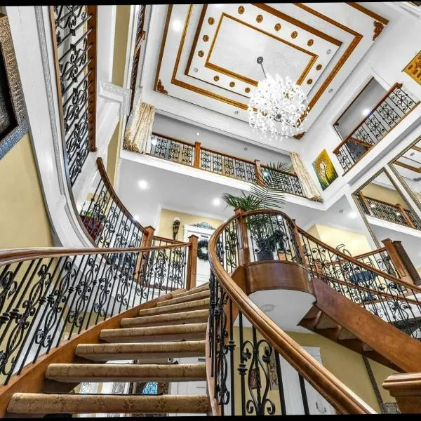 The Empress Palace Hotel, hotel u gradu Kokvitlam