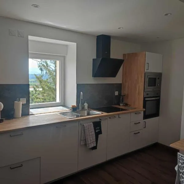 Maison au calme pour 8 personnes à 2 pas du château d Anjou、Anjouのホテル