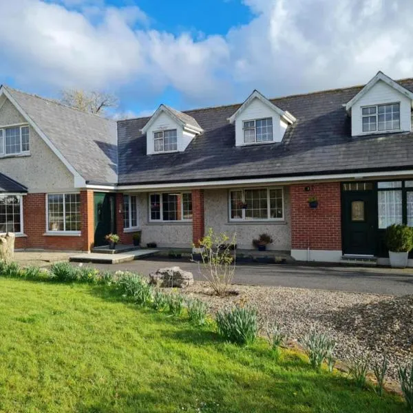 Charming 1-Bed Apartment in Barefield, hotel v destinaci Ennis