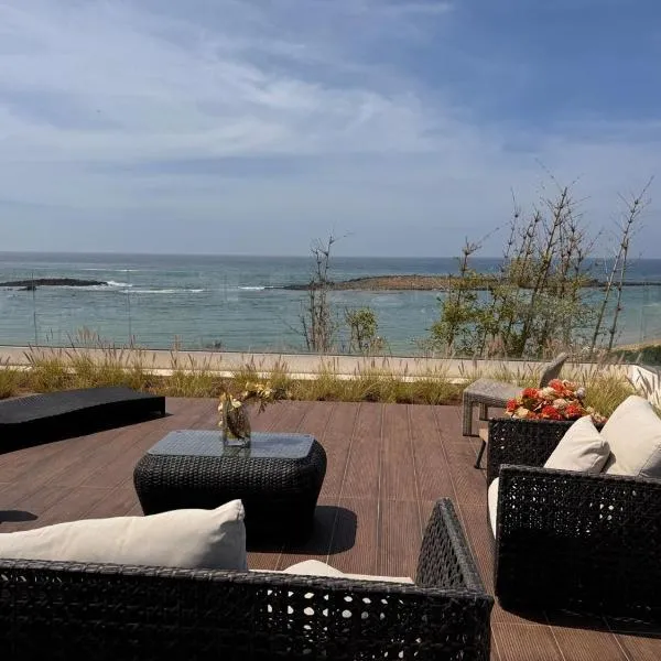 Grand Jour Beach House, hotel in Oulad Kerroum