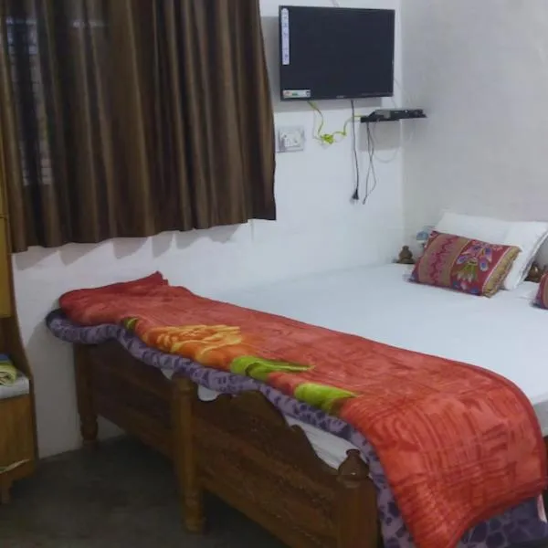 Viesnīca Goroomgo Hotel Happy Home Stay Khajuraho pilsētā Kjahurao