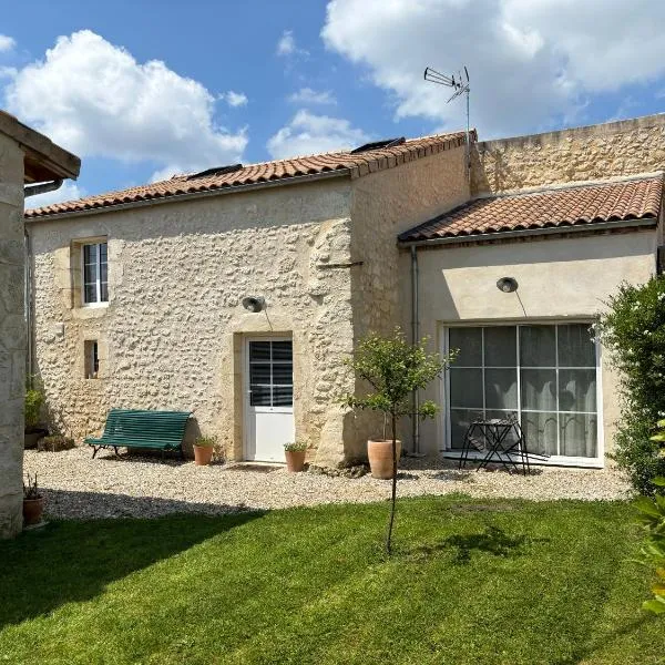 Château La Fon du Berger – hotel w mieście Saint-Laurent-de-Médoc