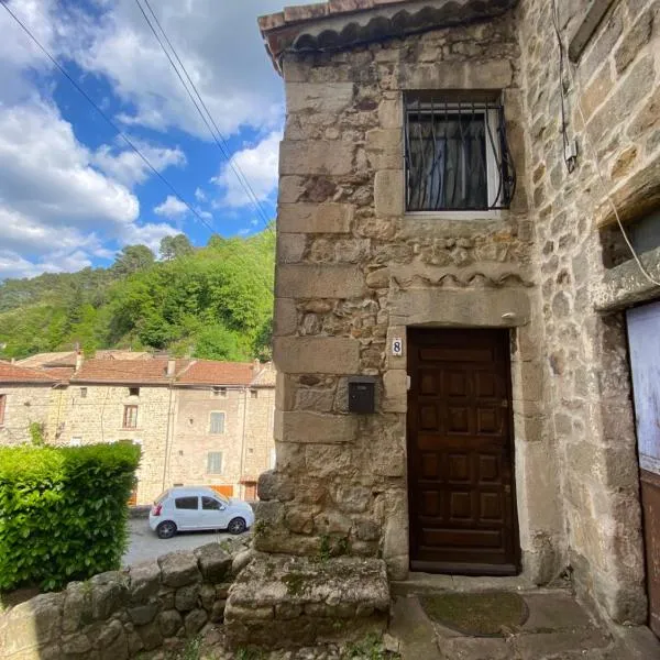 Appartement atypique, hotel in Largentière