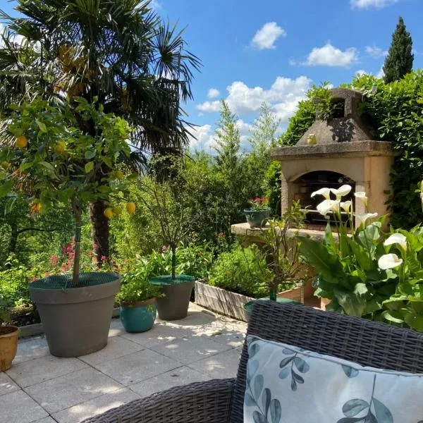 Le Relais des Malettes Chambres d'hôtes B&B, hotel v destinaci Francheville