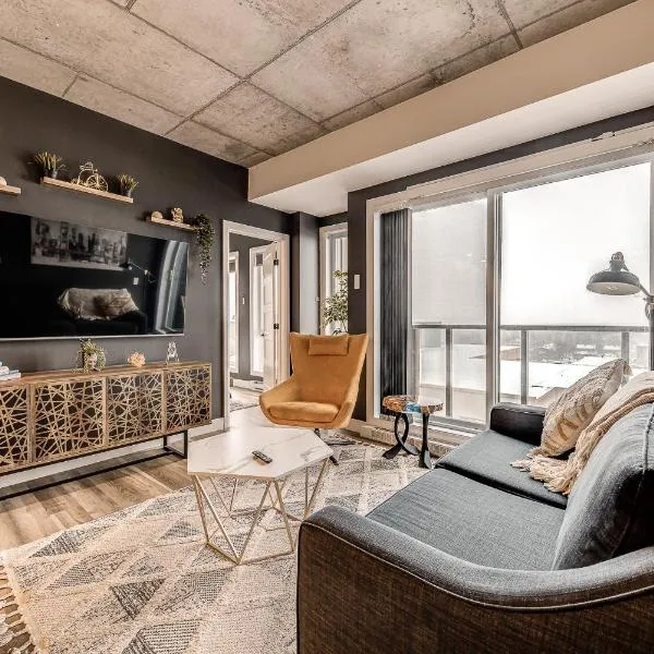 Appartement Luxe, Incredible Sunset View, Pool, Parking, Near Old Québec, hotel v destinaci Quebec
