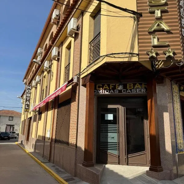 Hostal cazalegas, hotel v destinaci Cazalegas