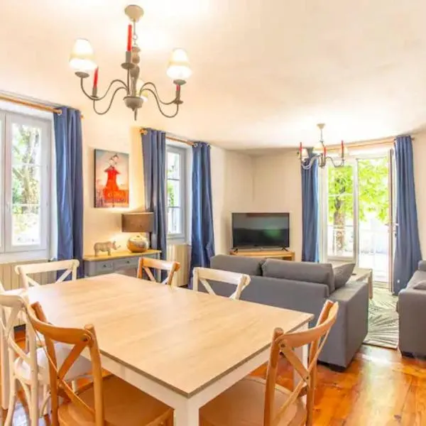 L'Elégante - maison de ville avec jardin, hotel a Figeac