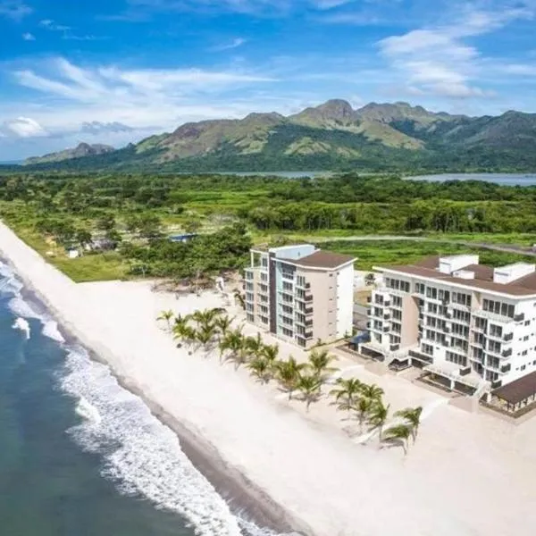Olas del Mar by Playa Caracol Residences, hotel v destinaci Punta Chame