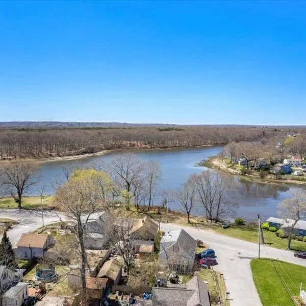 Oakland Beach Cottage - Sleeps Up To 4, hotel in Warwick