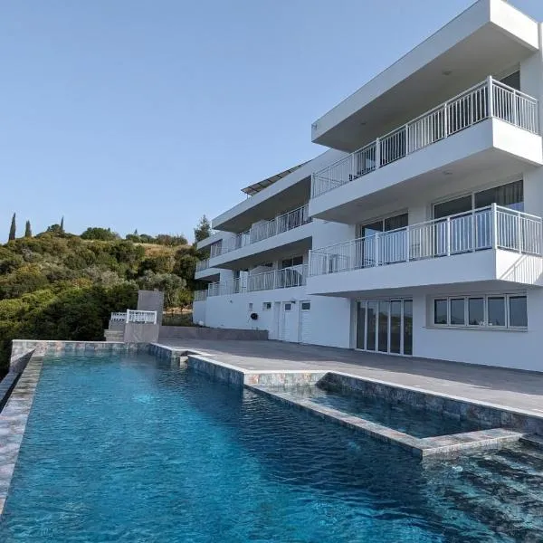 AKAMAS THRONE APARTMENTS, hotel v destinaci Neokhorio