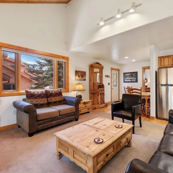 Bugle Pointe A08 by Estes Park Condos, hotel in Estes Park