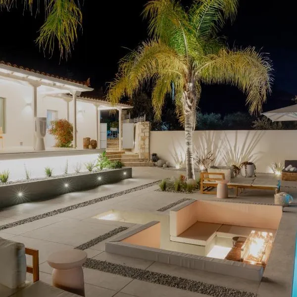 Luxury villa with Pool, Fire Pit, Cinema in Nafplio, hotel v destinaci Nafplio