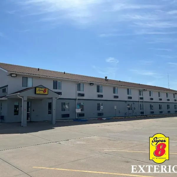 Super 8 by Wyndham Emporia: Emporia şehrinde bir otel