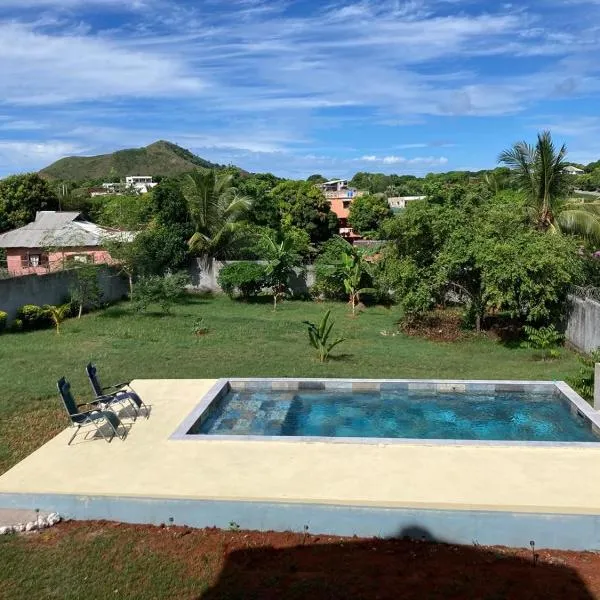 VILLA RAVOLA - Ambondrona, hotel in Nosy Be